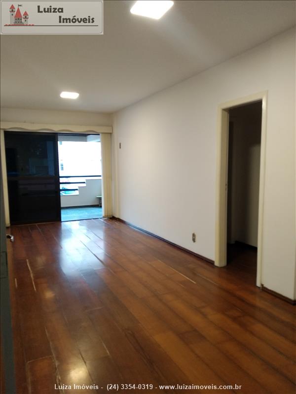 Apartamento para Alugar no Comercial em Resende