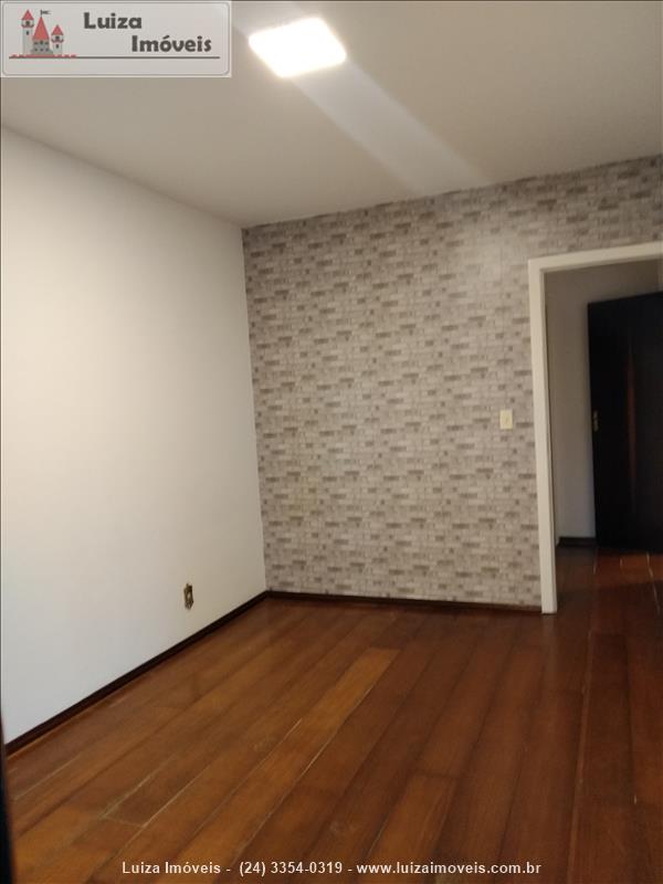 Apartamento para Alugar no Comercial em Resende